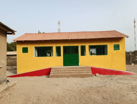 Terminamos el muro y los baños del colegio de Diembering, en Senegal