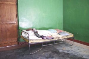 Un niño - una cama - 2018